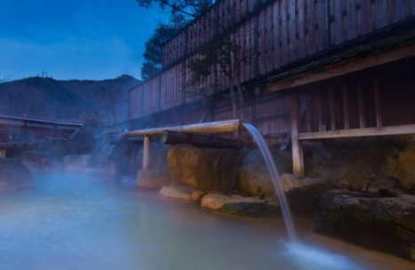 Mengenal Budaya Onsen dan Etika Berendam di Jepang