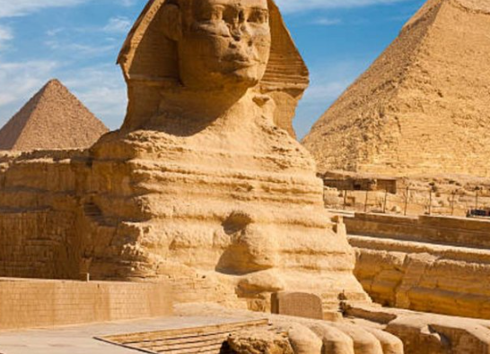 menjelajahi-keajaiban-piramida-di-giza-dan-sphinx