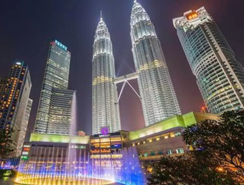 Menjelajahi Menara Kembar Petronas Ikon Kuala Lumpur