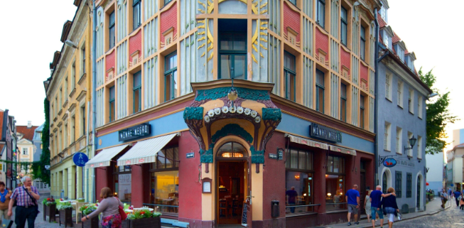 Menjelajah Kota Tua Riga dengan Arsitektur Bersejarah