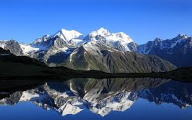 Menikmati Keindahan Pegunungan Altai di Kazakhstan