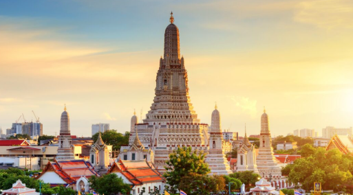 Review Wisata Wat Arun Kuil Fajar Bangkok Paling Ikonik