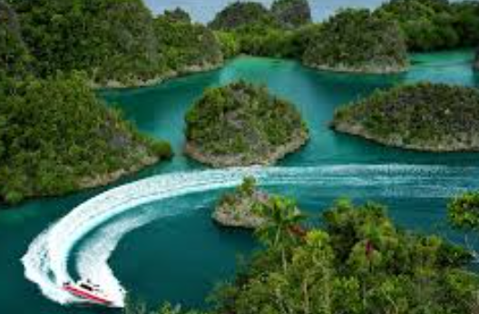Review Wisata Alam Raja Ampat Surga Tersembunyi Papua